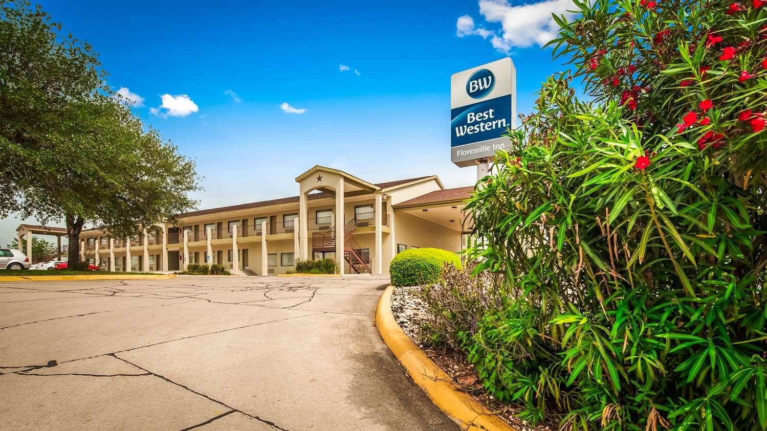 Surestay Hotel By Best Western Floresville מראה חיצוני תמונה