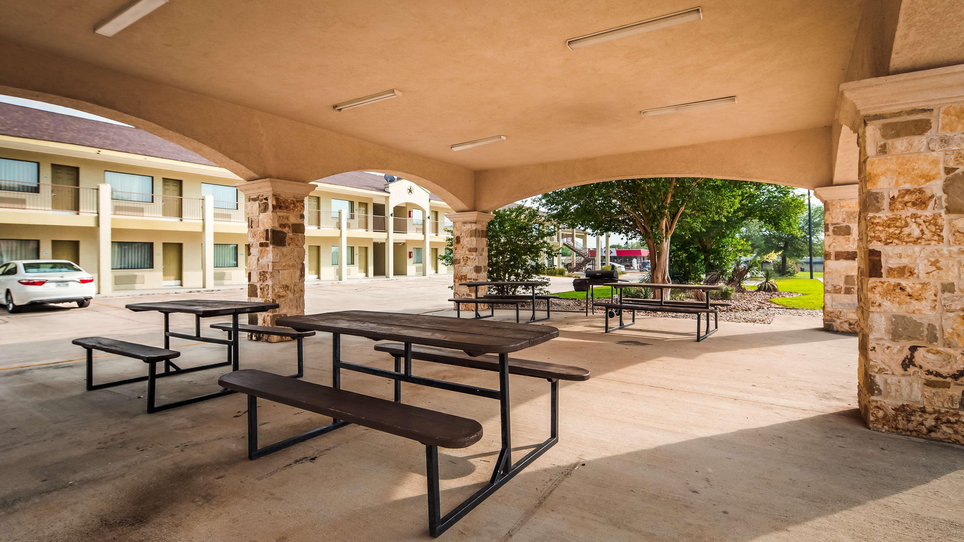 Surestay Hotel By Best Western Floresville מראה חיצוני תמונה