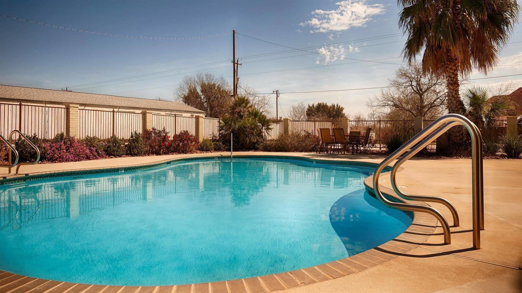 Surestay Hotel By Best Western Floresville מראה חיצוני תמונה